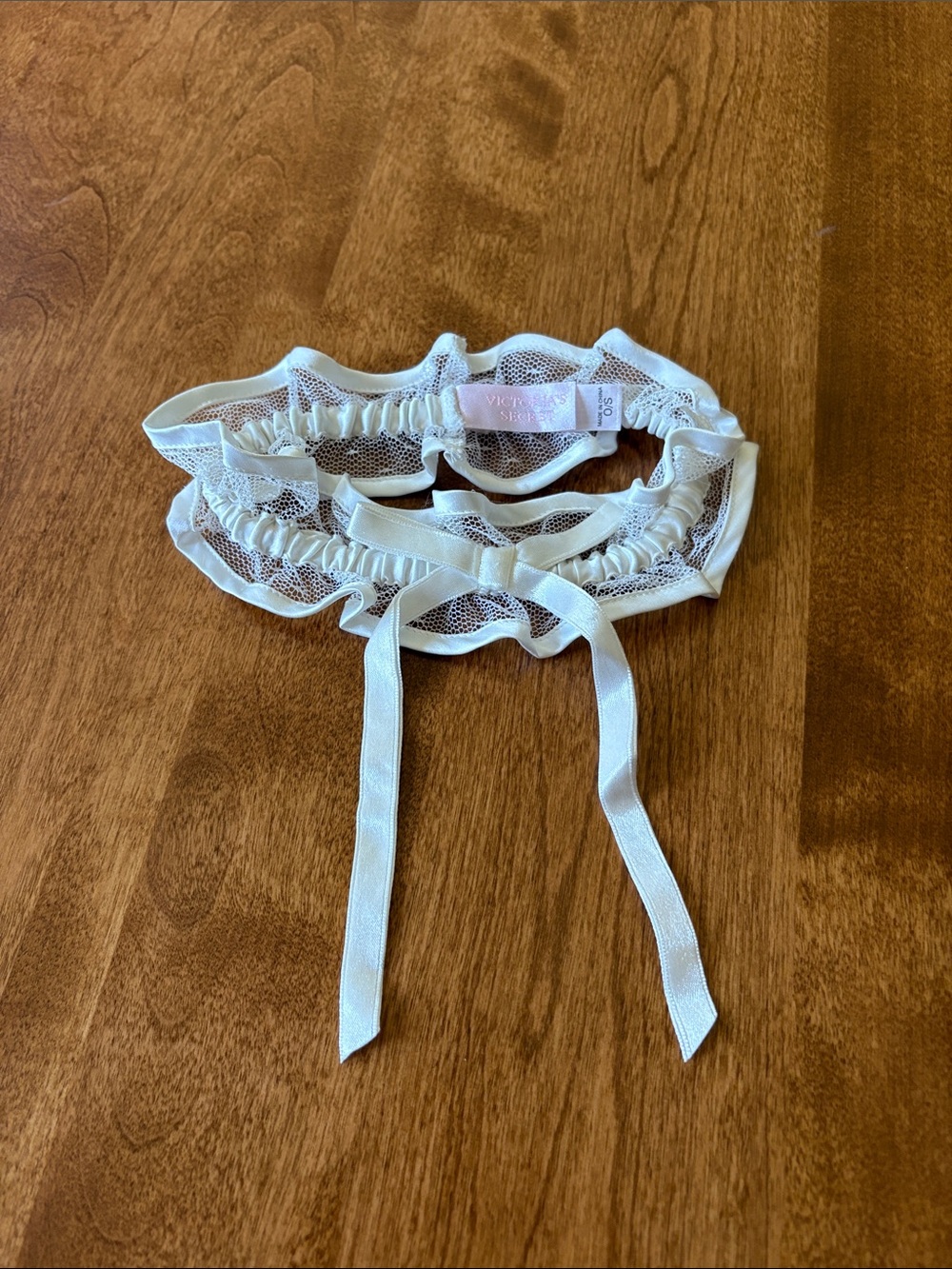 Victoria's Secret Ivory Lace Garter with Ribbon